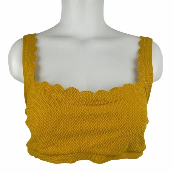JESSICA Simpson Textured Scalloped Swimsuit Top - Picture 1 of 9
